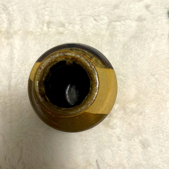 Signed Pottery. Earth tones - Picture 6 of 9